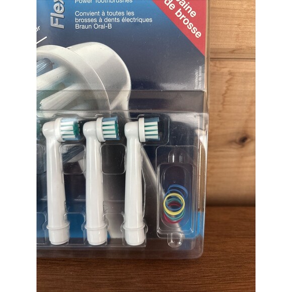 Oral B Triumph FlexiSoft EB17  5 FlexiSoft 1 Floss Action Brushhead Replacement - Picture 3 of 6